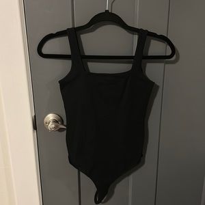 Square neck bodysuit 🖤